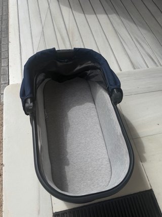 Capazo UppaBaby Cruz v2 + mosquitera + lluvia