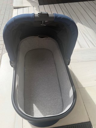 Capazo UppaBaby Cruz v2 + mosquitera + lluvia