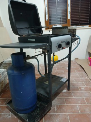 Barbecue Grillino Usato con Bombola Blu
