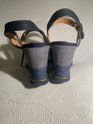 Sandalias cuña azul