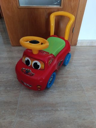 Correpasillos Coche Rojo con Volante Amarillo