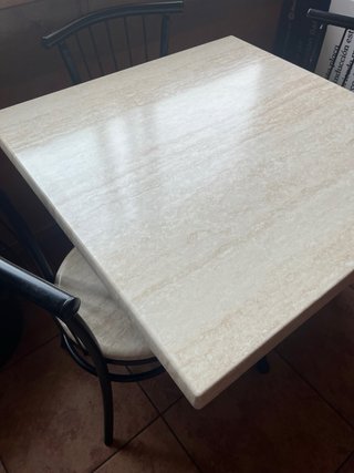 5 tavoli da ristorante 80x80 cm con 10 sedie