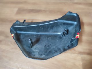 Tapa Izquierda Honda VF750C Magna 95