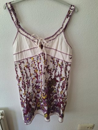 Camisa tirantes floral.