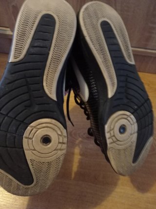 Zapatillas Nike Talla 38 Negras y Blancas