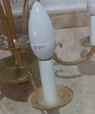 Lámpara de araña vintage dorada