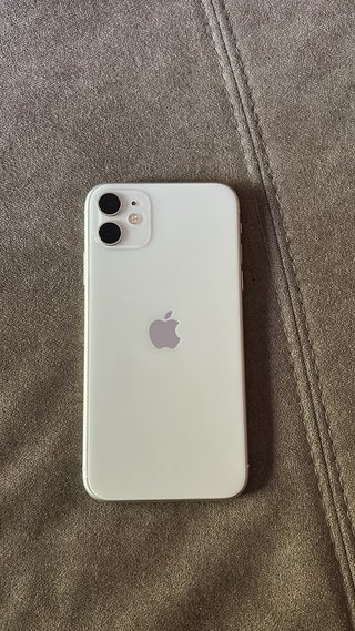 iPhone 11 128GB Blanco - Pantalla Dañada