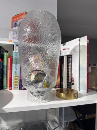 Lámpara de cristal y metal dorada