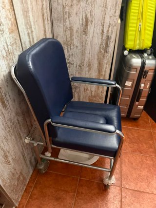 Silla Baño con ruedas para personas mayores