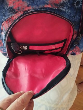 Mochila CoolPack floral azul y roja 3 departamento