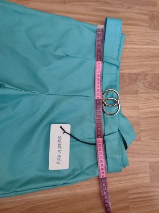 Shorts polipiel cinturón talla L Nuevo
