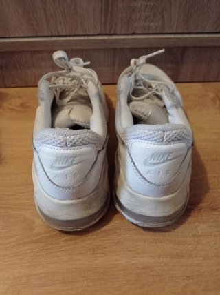 Nike Air Max y blancas