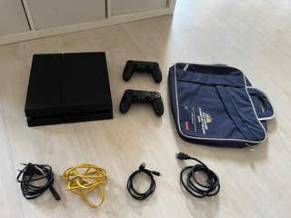 PS4 500GB Negra + 2 Mandos