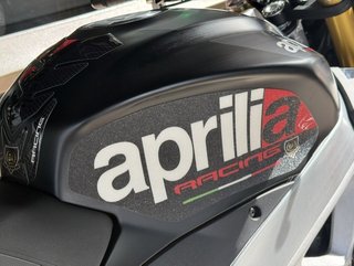 Aprilia Tuono V4 1100 RR Negra