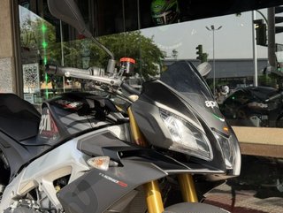 Aprilia Tuono V4 1100 RR Negra