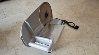 Affettatrice elettrica con taglio