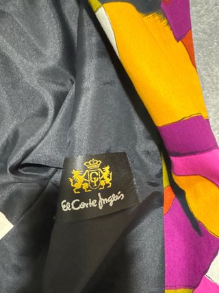 Traje de chaqueta y vestido estampado