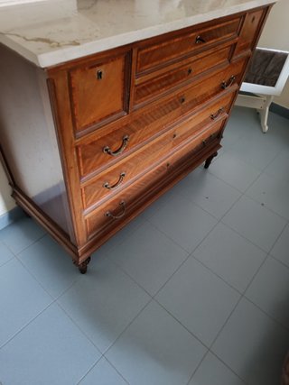 Comodini antichi in legno e marmo (2 pezzi)