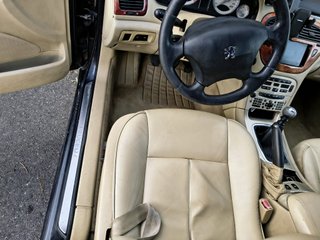 Peugeot 607 2005