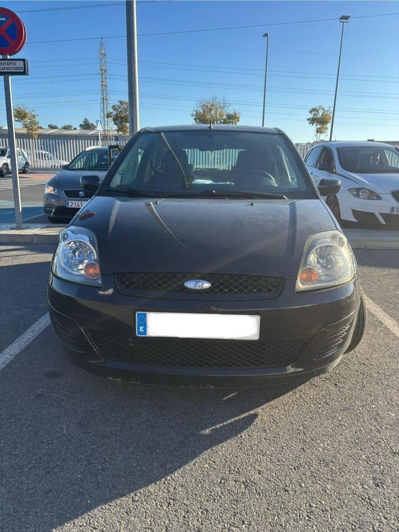 Ford Fiesta - foto 1