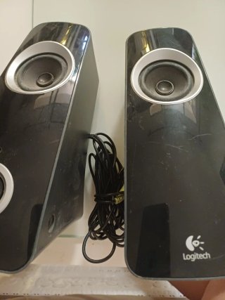 Altavoces Logitech Negros
