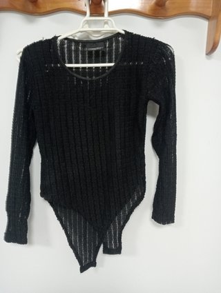 Bodi negro transparente de manga larga