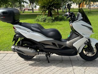 Kawasaki J300 ABS Maxi Scooter