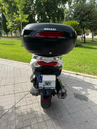 Kawasaki J300 ABS Maxi Scooter