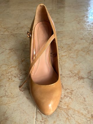 Zara Trafaluc tacones camel pulsera