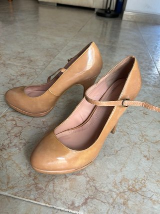 Zara Trafaluc tacones camel pulsera
