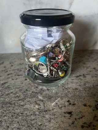Tarro de bisutería y abalorios