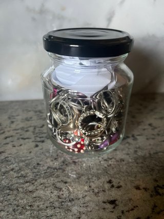 Tarro de bisutería y abalorios