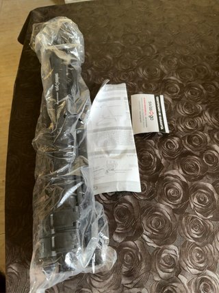 Trípode Swiss+Pro RF-20 sin usar con bolsa