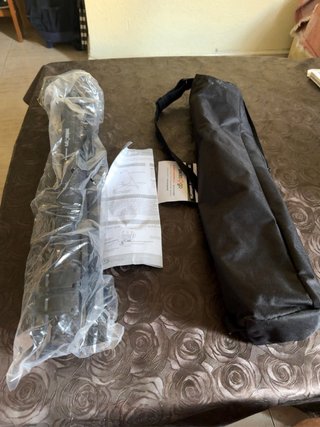 Trípode Swiss+Pro RF-20 sin usar con bolsa