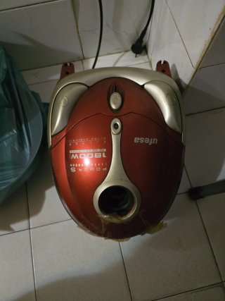 Aspiradora ufesa 1800W