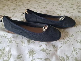 Manoletinas azul marino con lazo