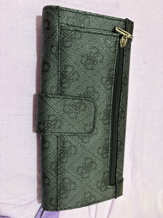 Cartera Guess Grande Tarjetas y Monedas Negra Dora