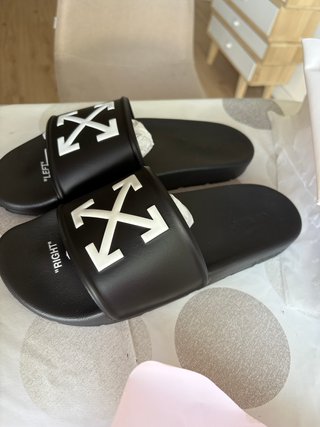 Chanclas Off-White Negras y Blancas
