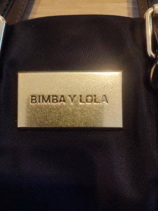Bolso BIMBA Y LOLA negro y dorado