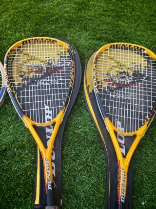 4 racchette da tennis con custodie