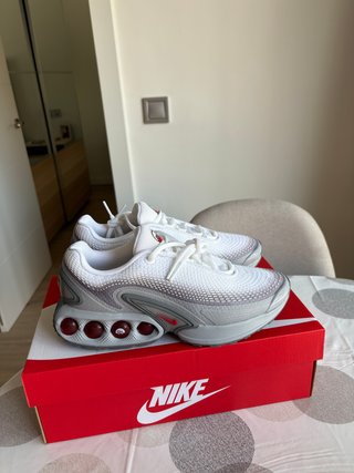 Nike Air Max DN Talla 39 Rojas Blancas Grises