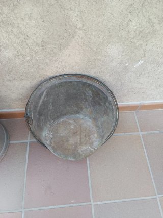 Cuenco antiguo de metal bronze  Diàmetre 44cm