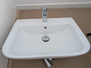 Lavabo Porcelanosa + Grifo y Sifón