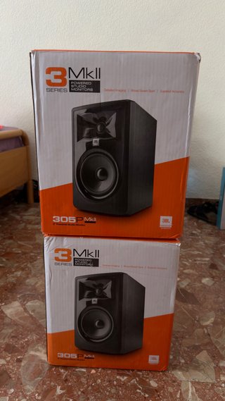 Monitores de estudio JBL 305P MkII