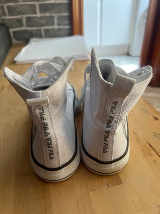 Zapatillas altas Fila blancas y grises