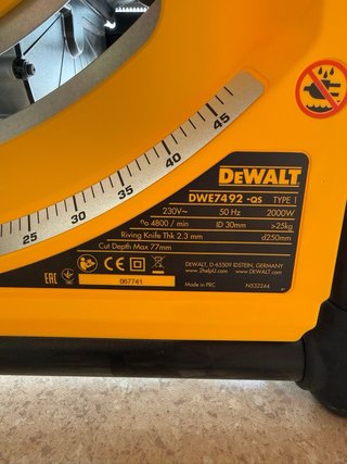 Sierra de mesa Dewalt DWE7492-QS