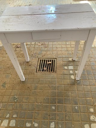 Mesita auxiliar madera antigua