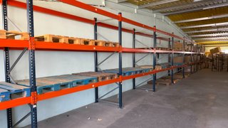 Estantería de paletización metálica y madera