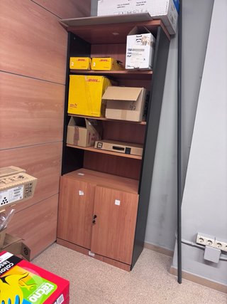 Mobiliario de oficina madera y metal