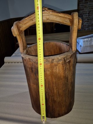 Cubo madera rústico pastoril antiguo